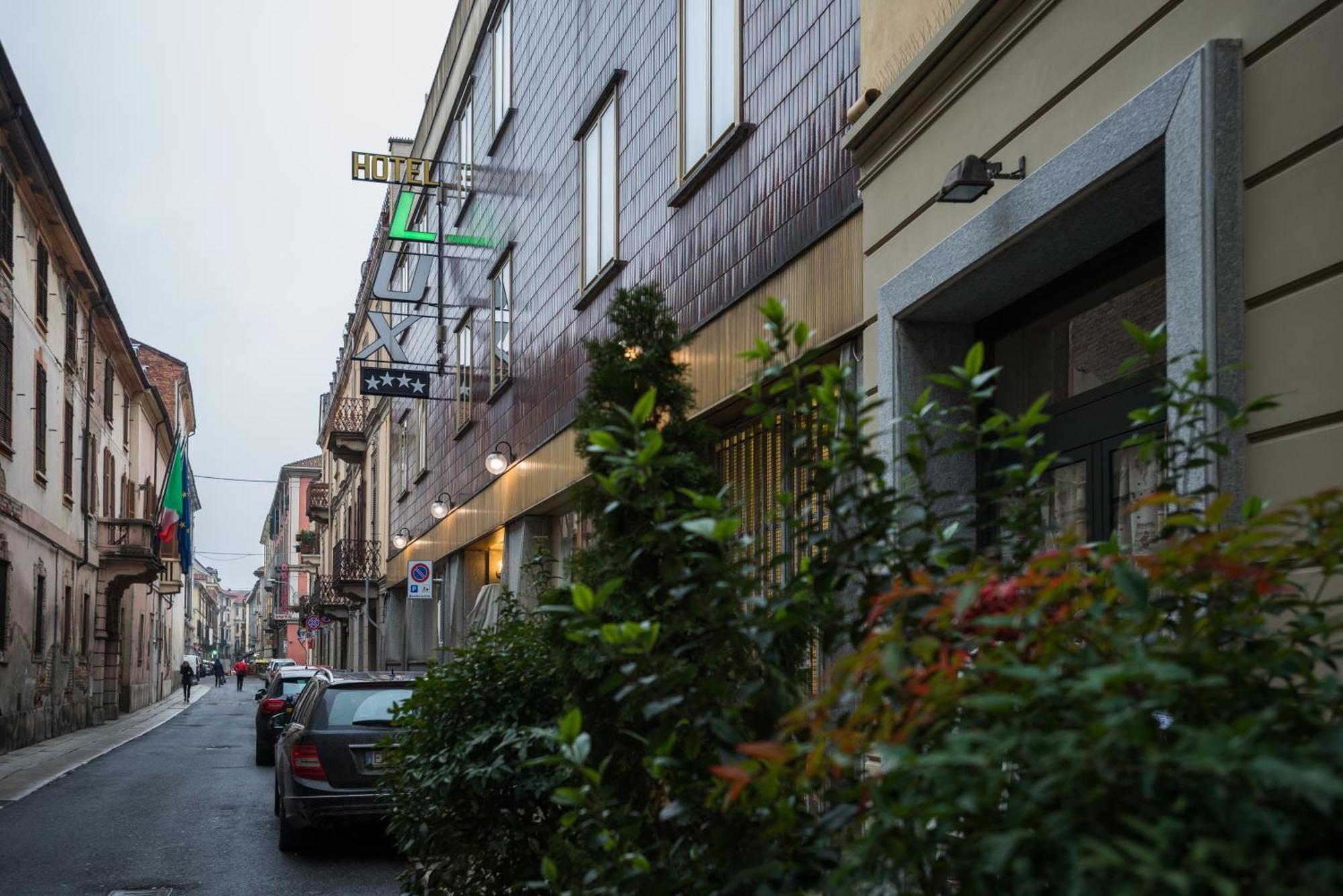 Hotel Lux อาเลสซานเดรีย ภายนอก รูปภาพ