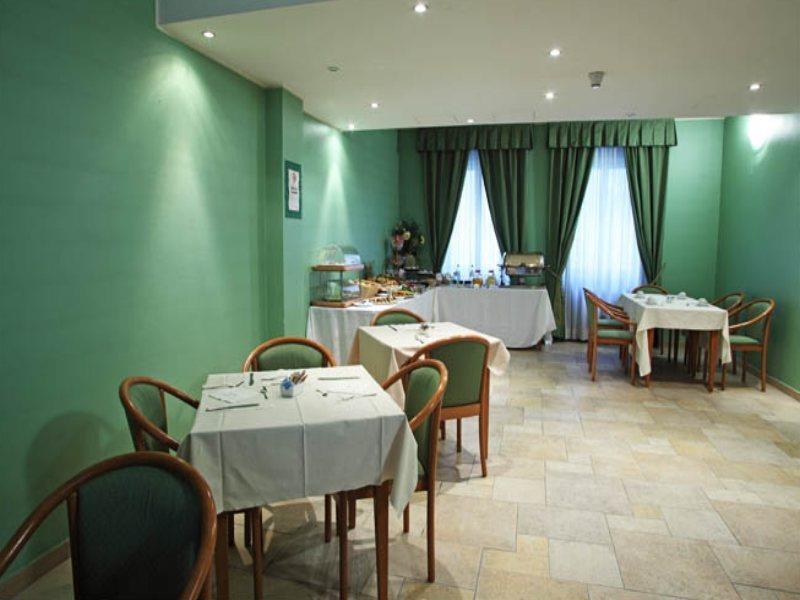 Hotel Lux อาเลสซานเดรีย ภายนอก รูปภาพ