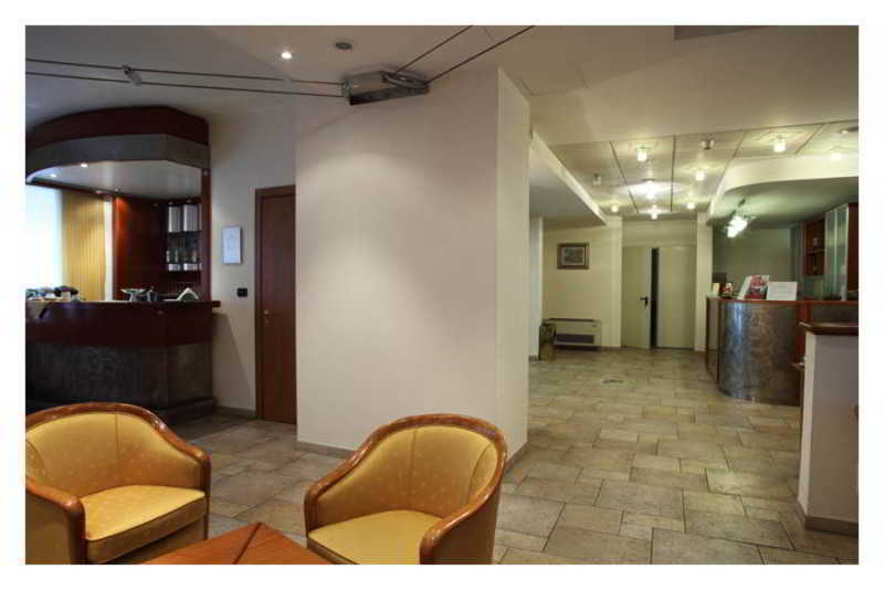 Hotel Lux อาเลสซานเดรีย ภายนอก รูปภาพ