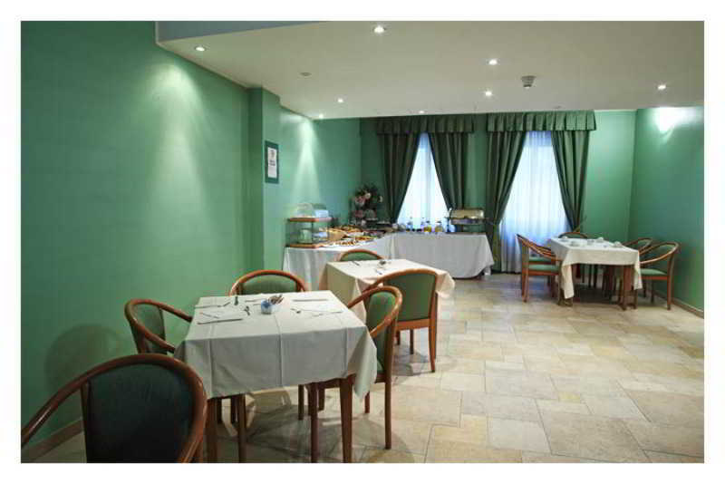 Hotel Lux อาเลสซานเดรีย ภายนอก รูปภาพ